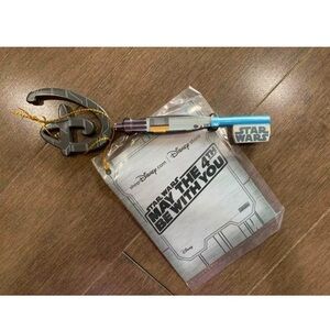 NEW Disney Store STAR WARS May The Force Be With You Key  Limited collectible